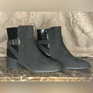 Liz Claiborne boots women’s size 11 NWT